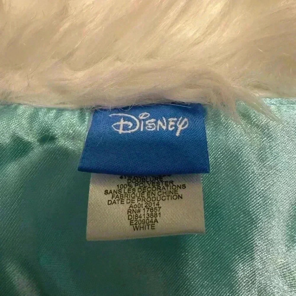 Disney Frozen faux fur vest with Elsa embroidered patch size S/P any fan of Elsa - Picture 3 of 8
